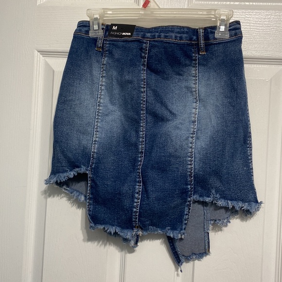 Skirt - Picture 2 of 4